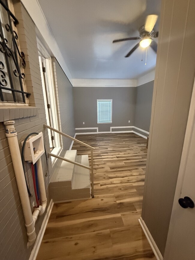 Photo - 405 Lamar St