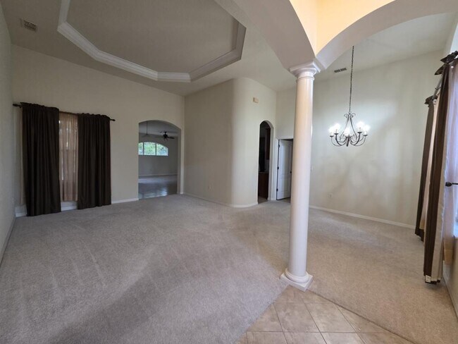 Photo - 9 Sycamore Ct E