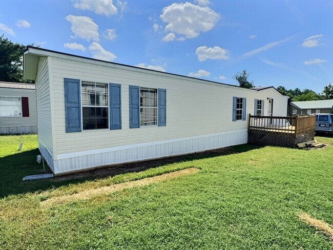 Building Photo - 1002 Libby Lane