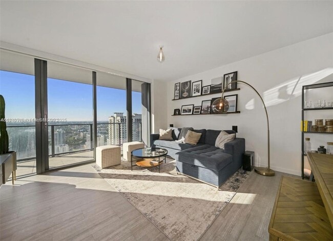 Photo - 1000 Brickell Plaza Unidad 3508