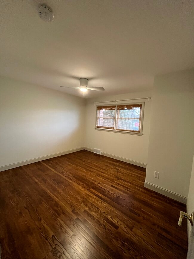 Photo - 9928 Shadyside St