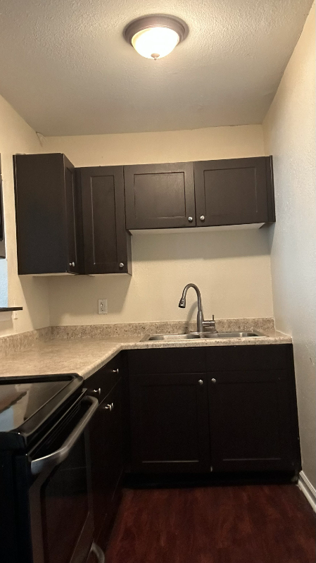 Building Photo - 2216 Glasgow Dr Rental