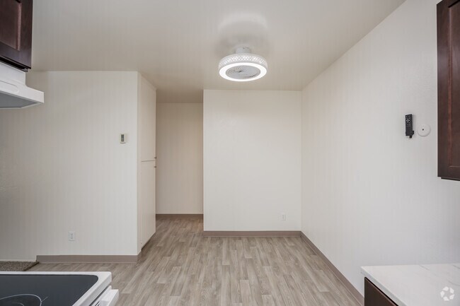 1BR, 1BA - 600SF - Dining Room