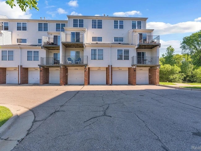 Photo - 1854 Lindsay Ln Unit 1854 Lindsay Ln