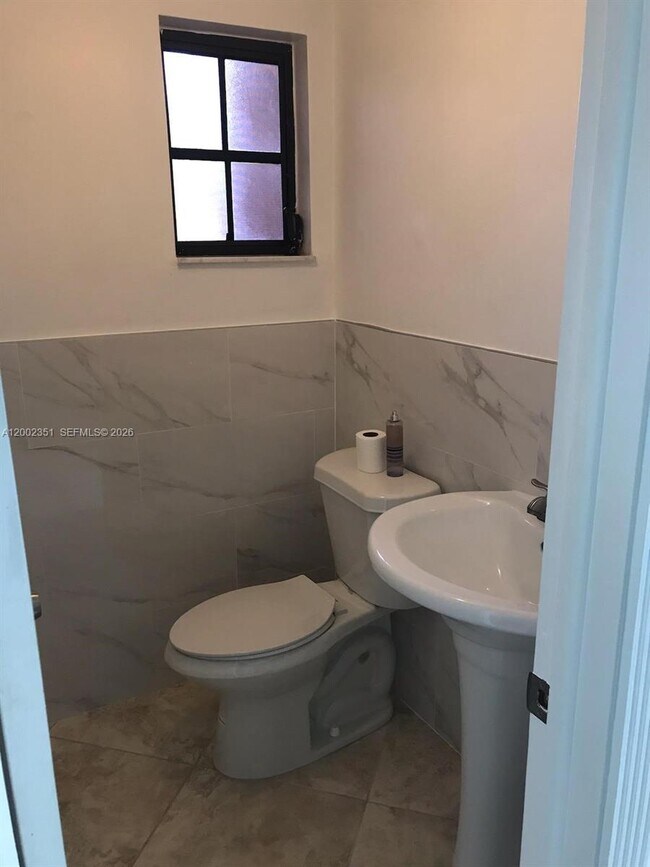 Photo - 3796 SW 88th Ct Unidad #3798