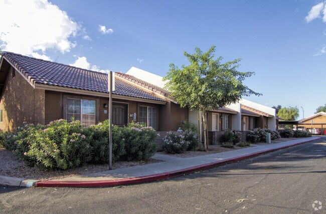 Lindsay Villas Apartments