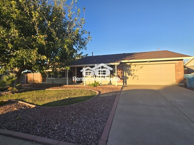 Building Photo - 4136 W Beryl Ave