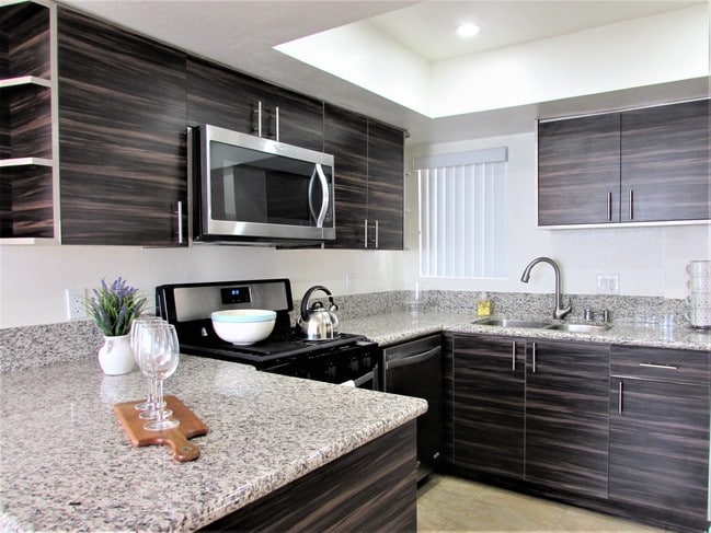 Photo - 1141 N Columbus Ave Unit 3033