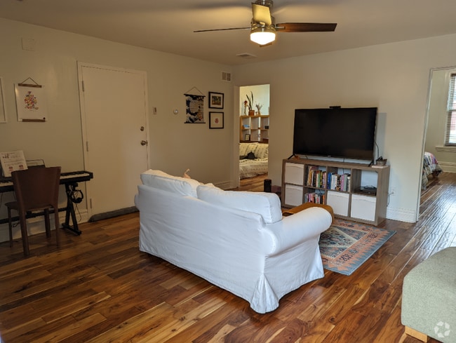 Building Photo - 5504 Hays St Rental