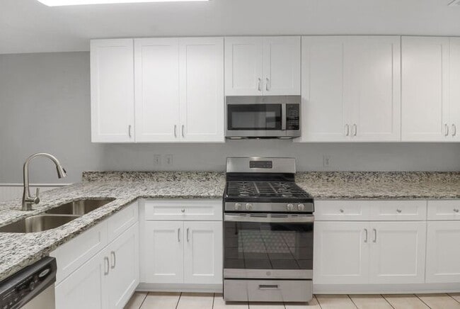 Building Photo - 259 Heathersett Dr SW