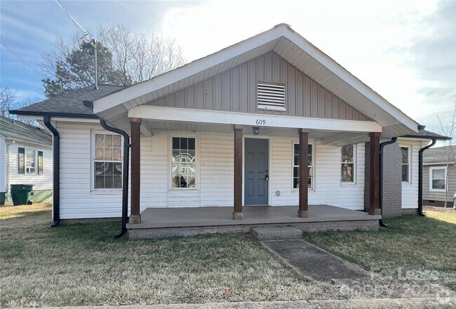 Building Photo - 609 E A St Rental