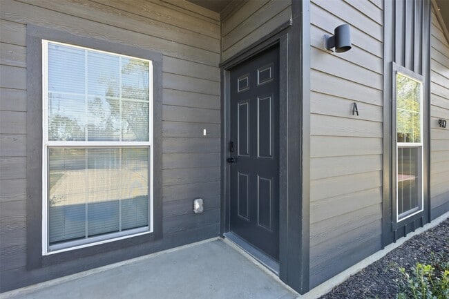 Photo - 9412 Crofton St