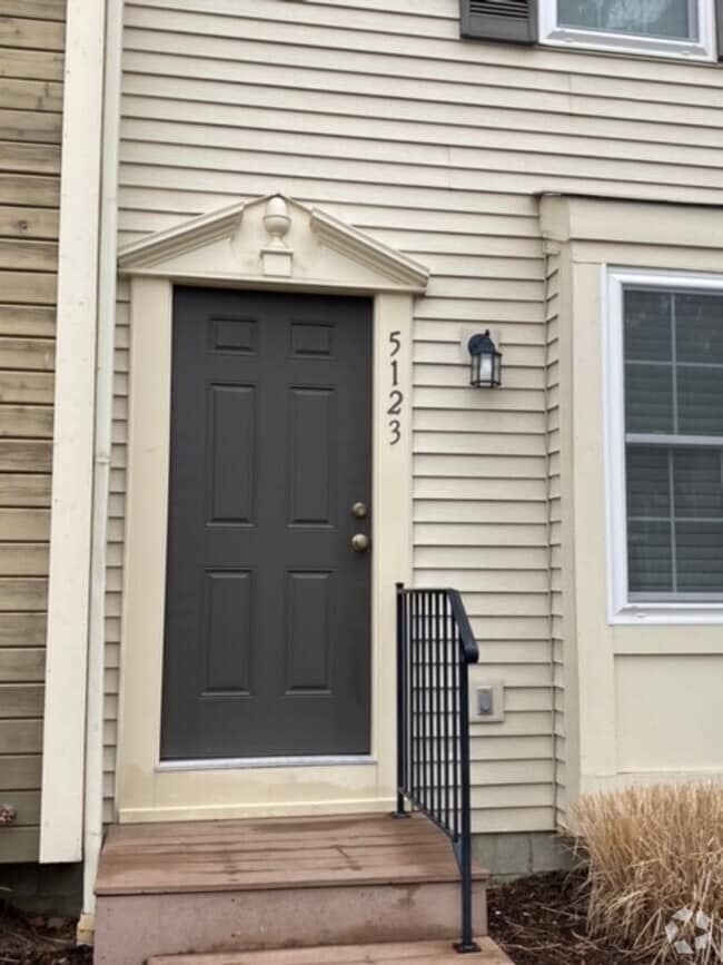 Building Photo - 5123 Singleton Dr Rental