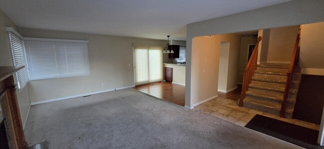 Photo - 380 Huntington Ct