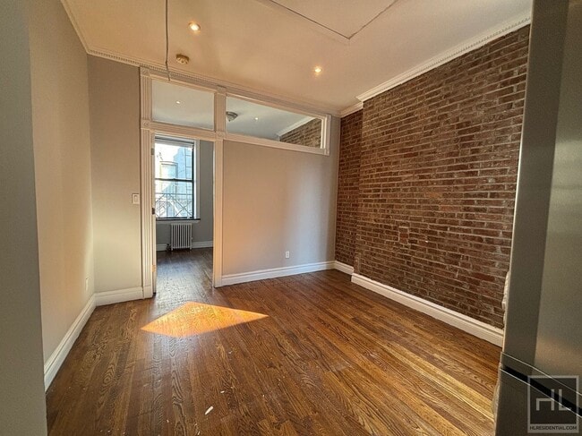 Photo - Mott Street Unidad 23