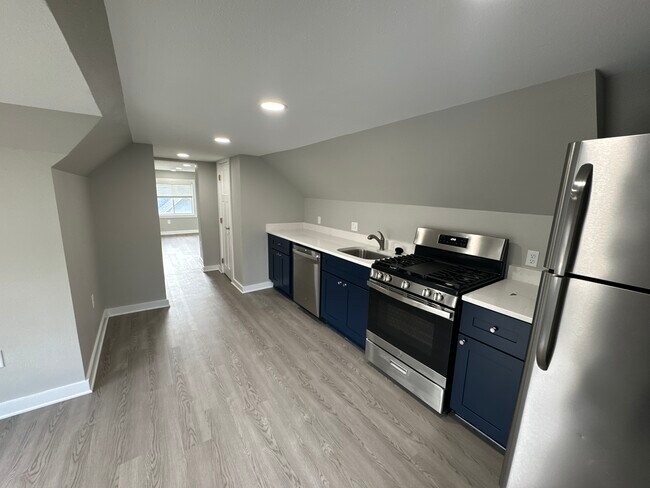 Photo - 525 Welch Ave