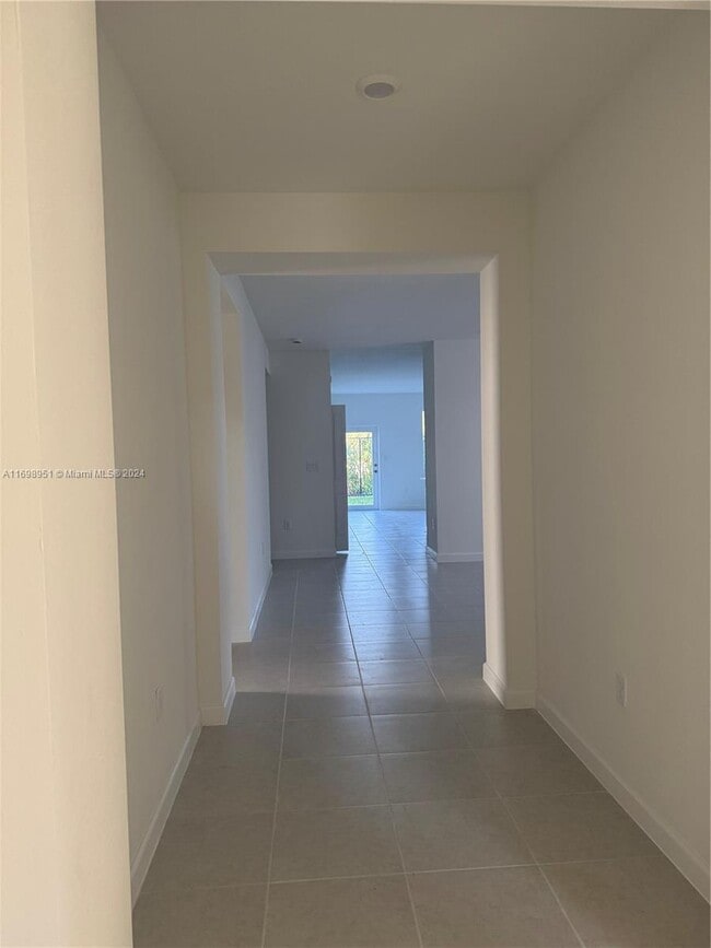 Photo - 18669 SW 136th Ave