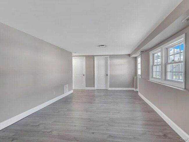 Photo - 307 Peachtree Cir