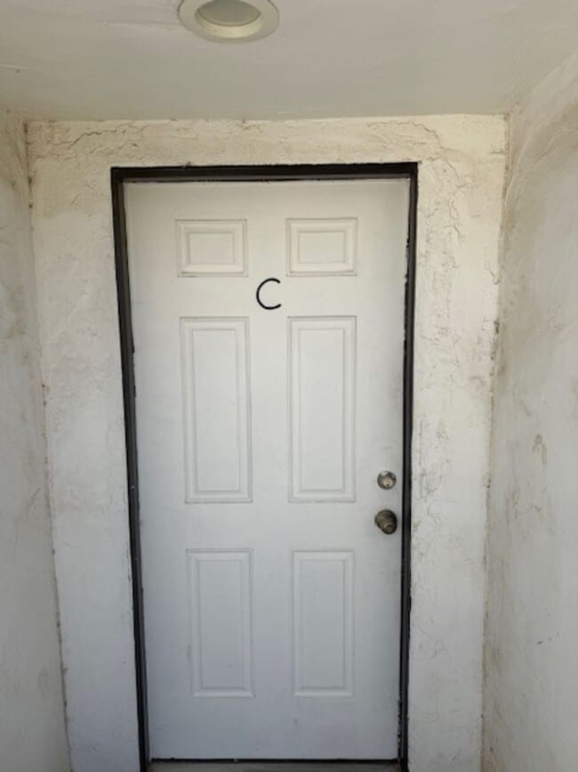 Building Photo - 66760 8th St Unit C