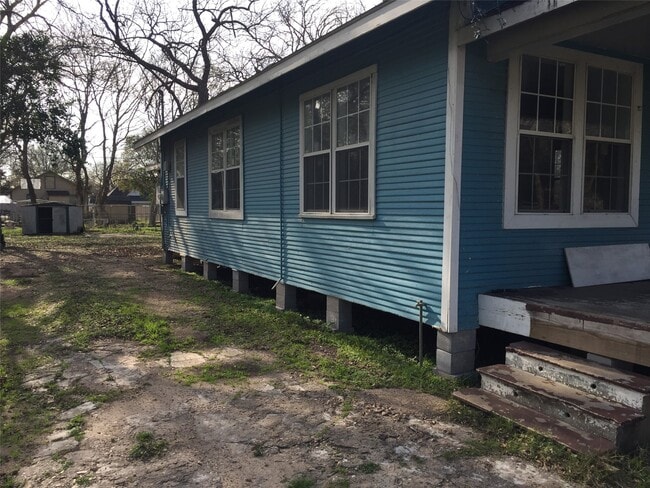 Photo - 310 Foerster St
