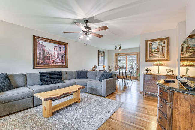 Building Photo - 340 Illinois Blvd Unit ID1306717P