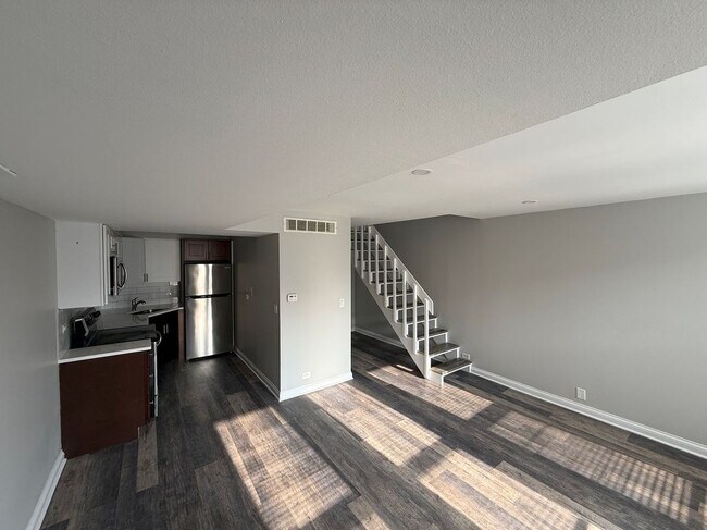 Photo - 744 W Gordon Terrace