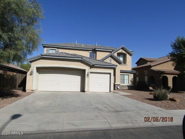 Building Photo - Gorgeous Large 4 Bed 2.5 Bath Home with lo...