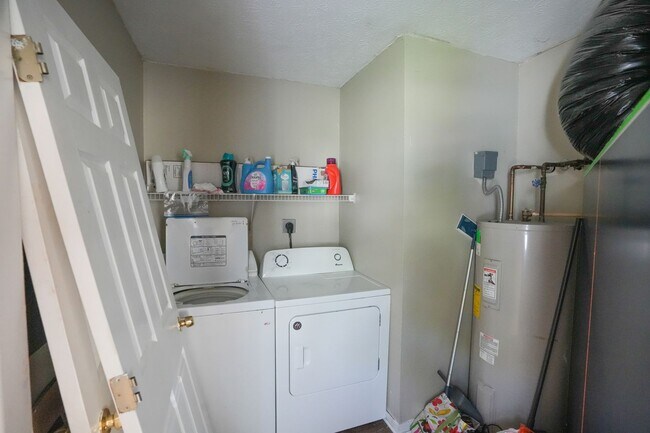 Photo - 718 Golfview Dr