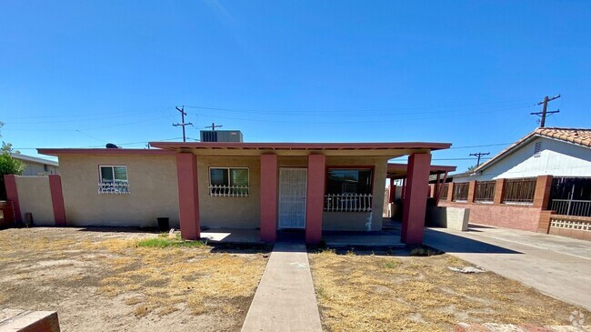 Building Photo - 3-Bedroom, 1.5 bath in Phoenix That’s read... Rental