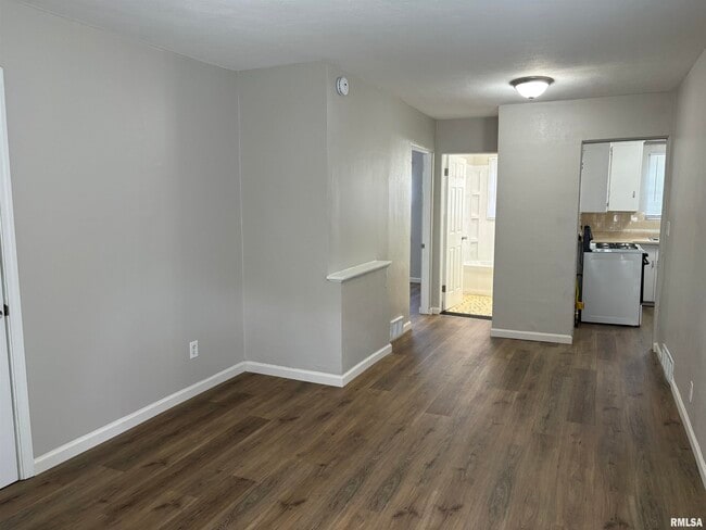 Photo - 1404 N Broadway St