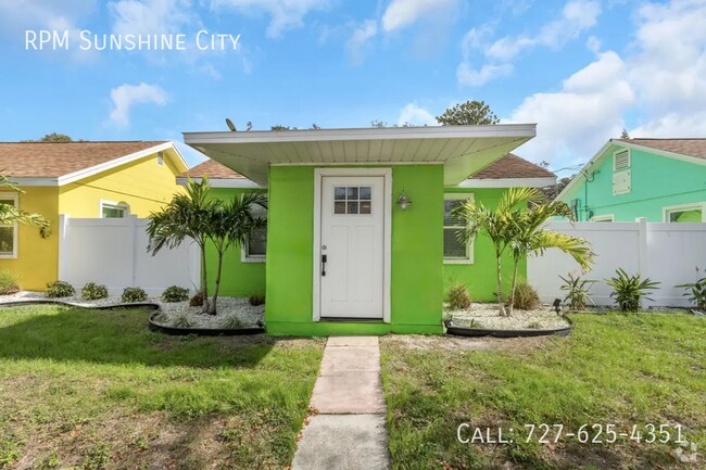 Building Photo - 1500 Clearwater Largo Rd Unit 4 Rental