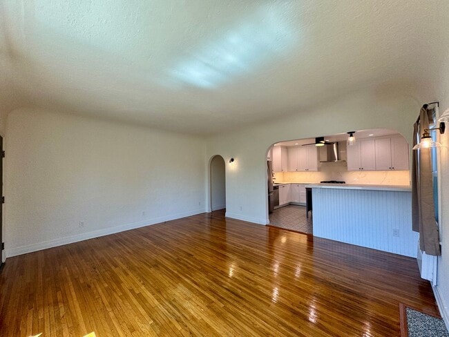Building Photo - Spanish Charm Rental