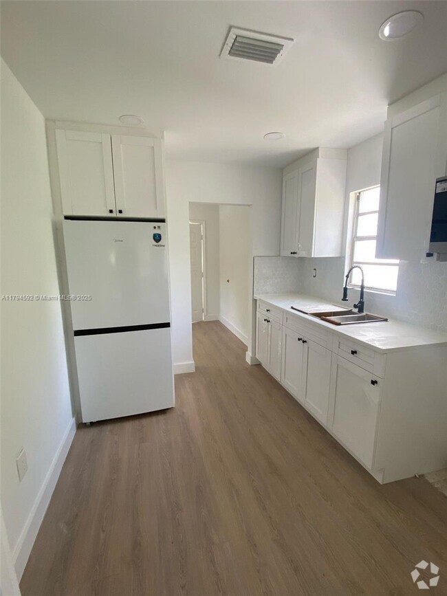Building Photo - 5028 NW 3rd Ave Rental