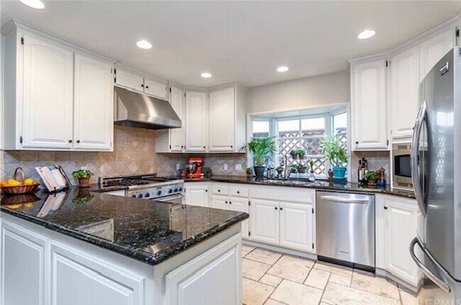 Photo - GORGEOUS 4 BEDROOM, 3 BATH HOUSE FOR RENT IN BELMONT SHORE