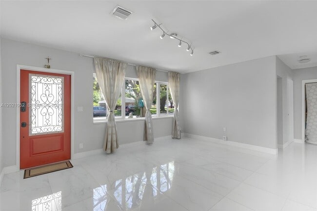 Photo - 2340 SW 15th St