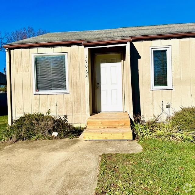 Building Photo - 1906 E Perkins Rd Rental