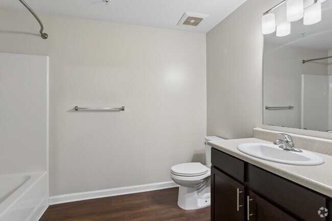1BR, 1BA - 650SF - Bathroom