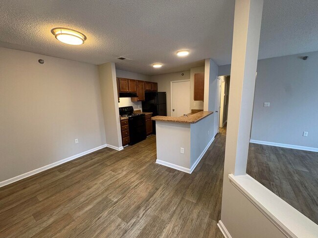 Photo - 2411 Hill St Unit 202