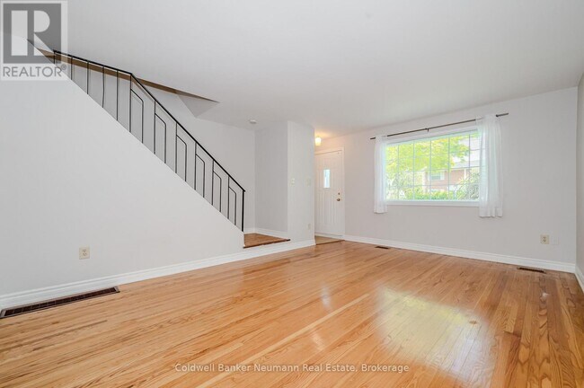 Photo - 144 Princeton Dr