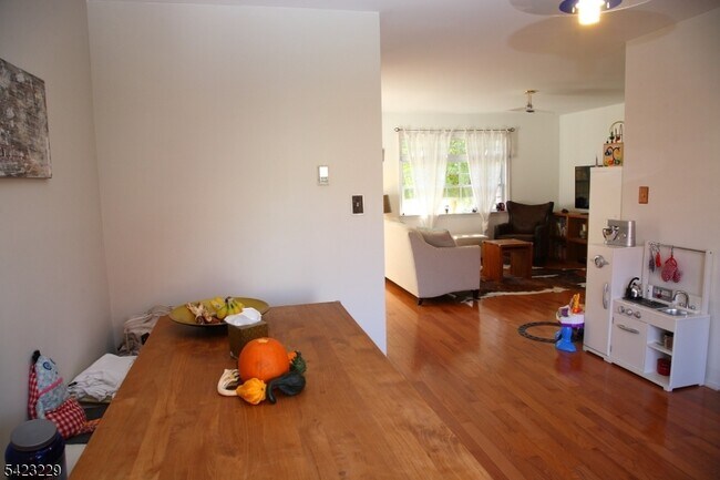 Photo - 17 Castle Dr