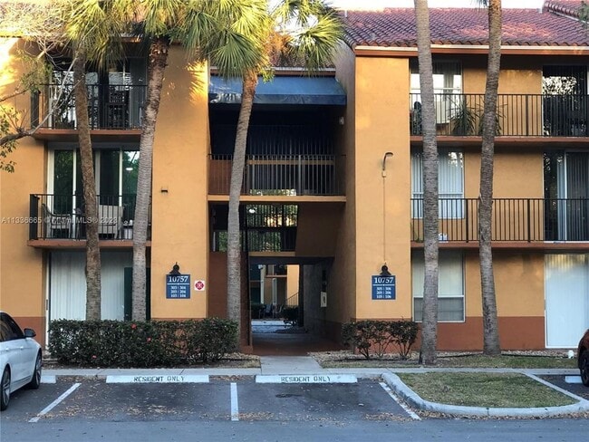 Building Photo - 10757 Cleary Blvd Unit 104 Rental