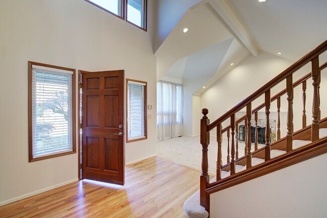 Photo - 4Bd/2.5Ba Renton House