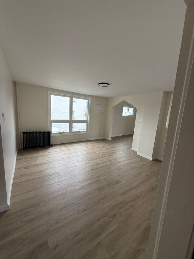 Photo - 425 W Grace St