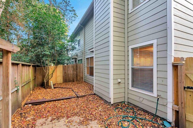 Photo - 30 N Walden Elms Cir