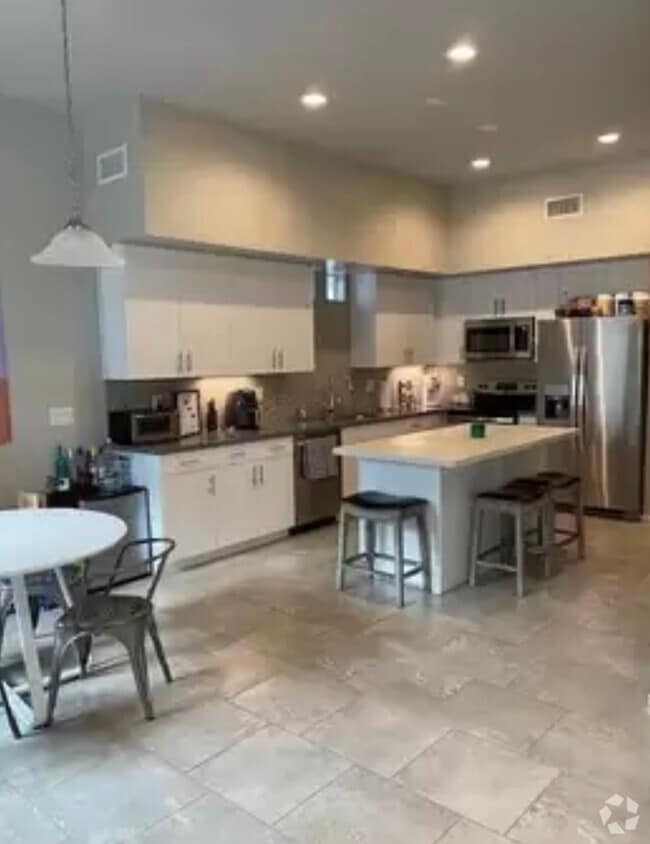 Building Photo - 866 E Millenium Ct Unit Bedrm w ensuite Util incl Rental