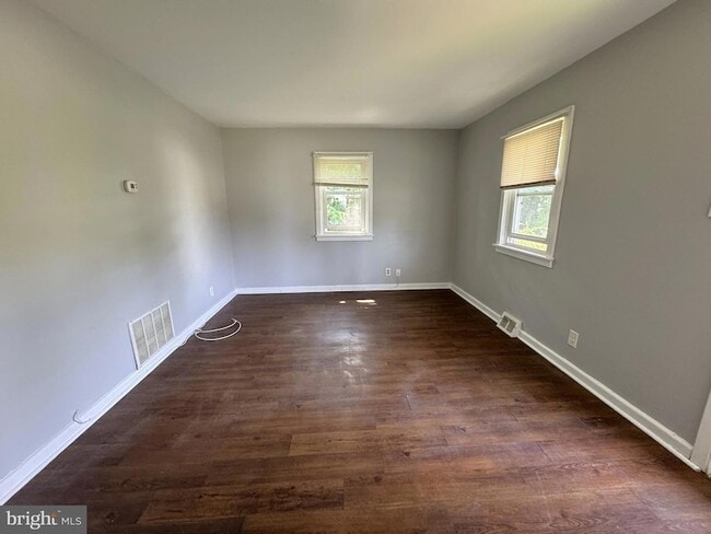Photo - 817 Graisbury Ave