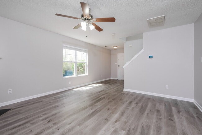 Photo - 70 Brookhaven Dr