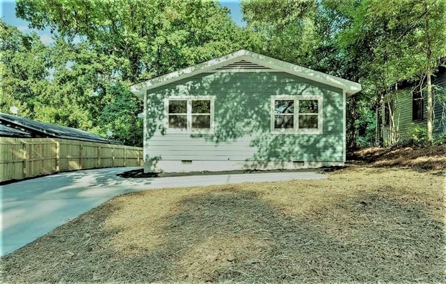 Building Photo - 116 N Hyde Park Ave Rental
