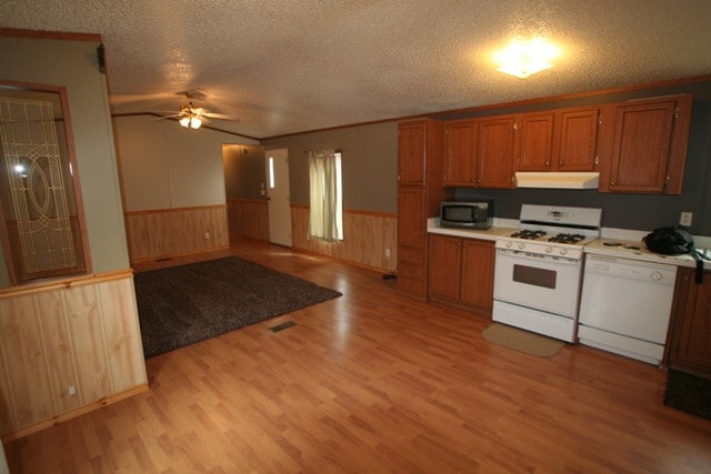 Photo - 3 Bed 2 Bath Modular Home in Babcock Vista!