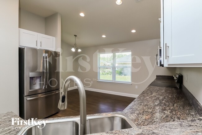 Photo - 78109 Saddle Rock Rd